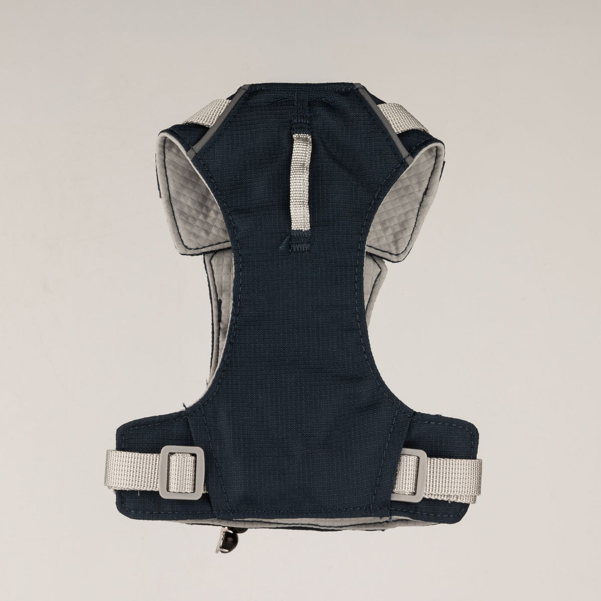 Pettorina Guardian grigio roccia con ciondolo in ossidiana nera – taglia XS (2–4 kg)