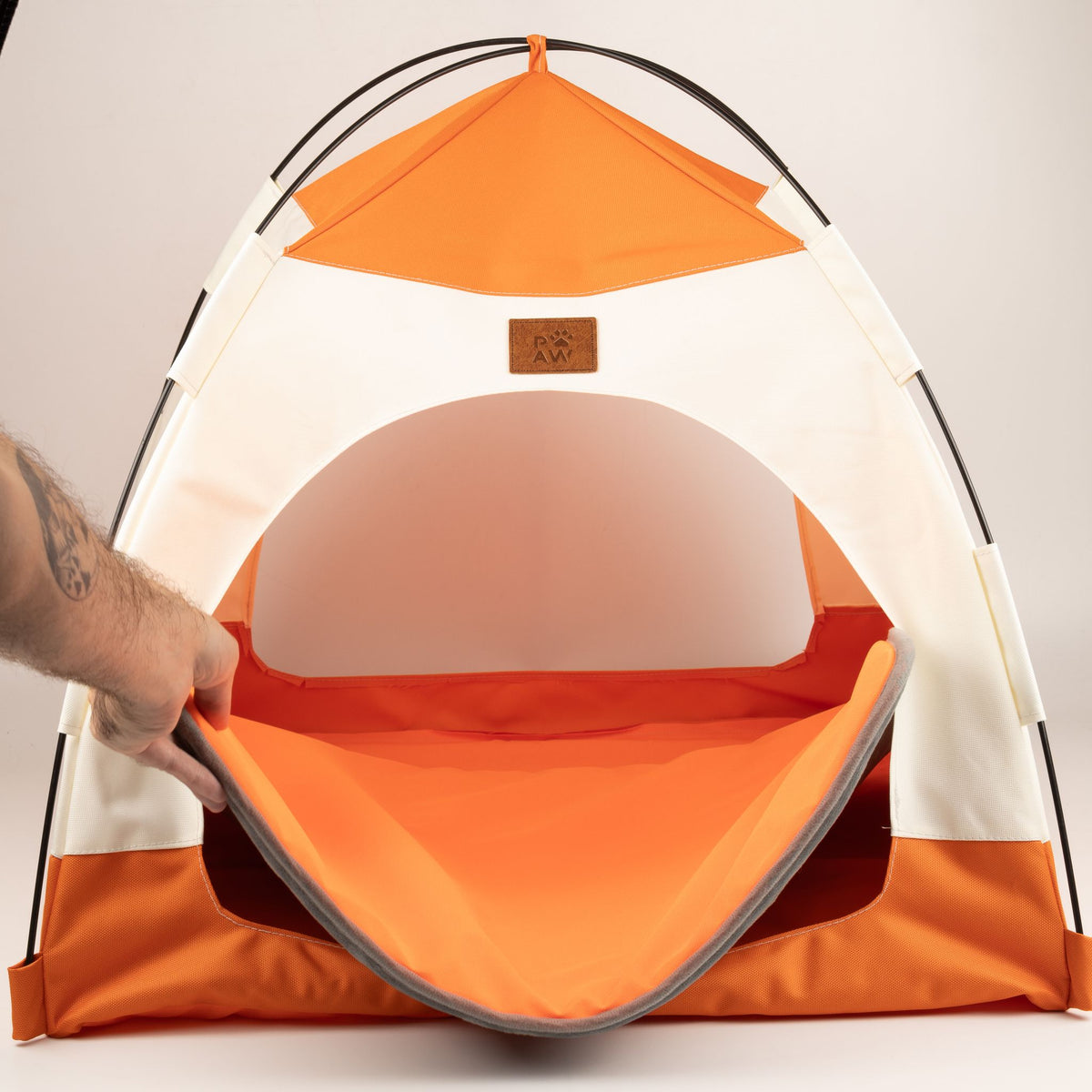 Cuccia a tenda beige e arancione – grande, 58 × 58 × 48 cm