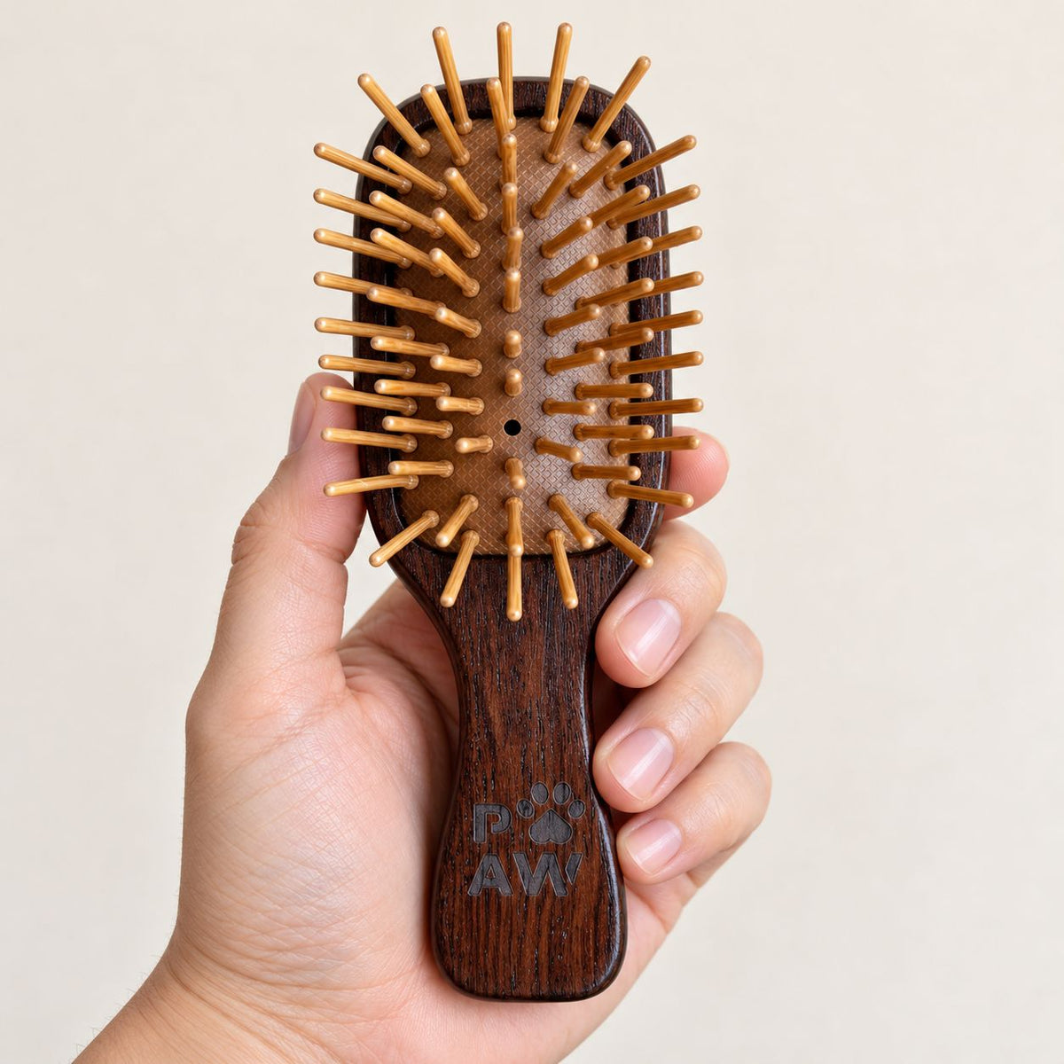 Mini spazzola massaggiante con dentini in bambù
