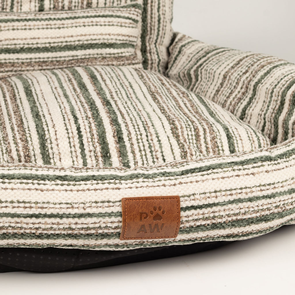 Cuccia a divanetto a righe marroni – piccola, 50 × 50 × 26 cm