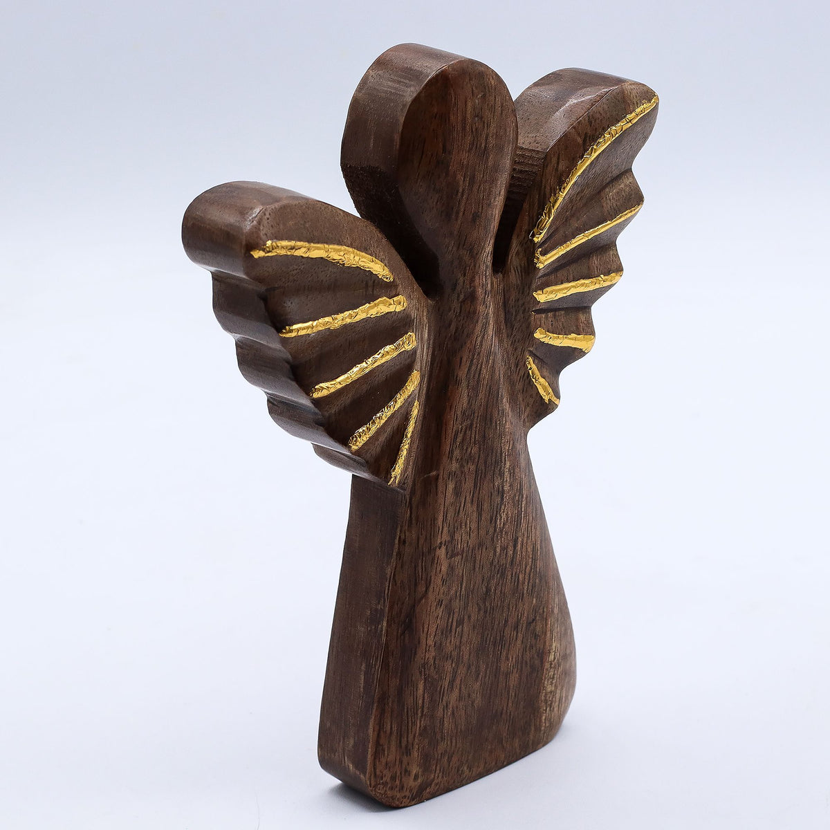 Angelo in legno di mango con ali dorate – 19 cm