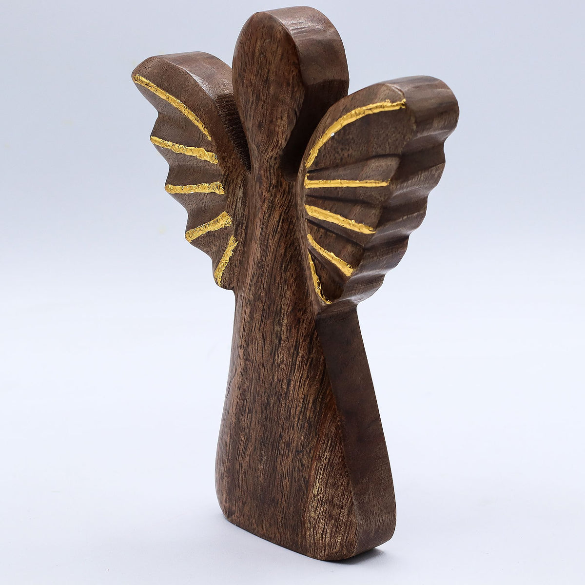 Angelo in legno di mango con ali dorate – 19 cm
