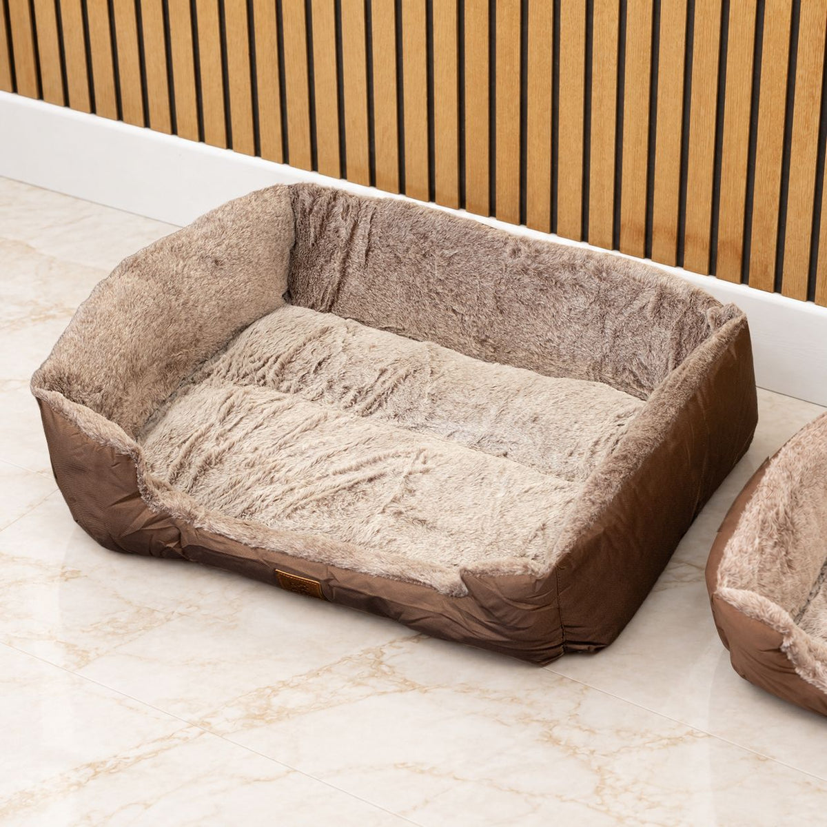 Cuccia in peluche Teddy marrone – media, 70 × 55 × 18 cm